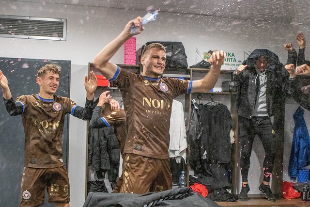 关注官方渠 关注官方渠